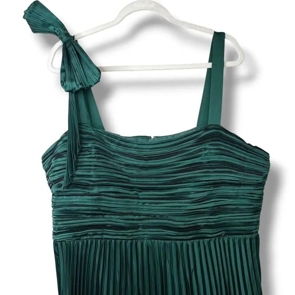 NEW Lulus Emerald Green Gorgeous Purpose Satin Pleated Sleeveless Bow Maxi Dress - Picture 10 of 16